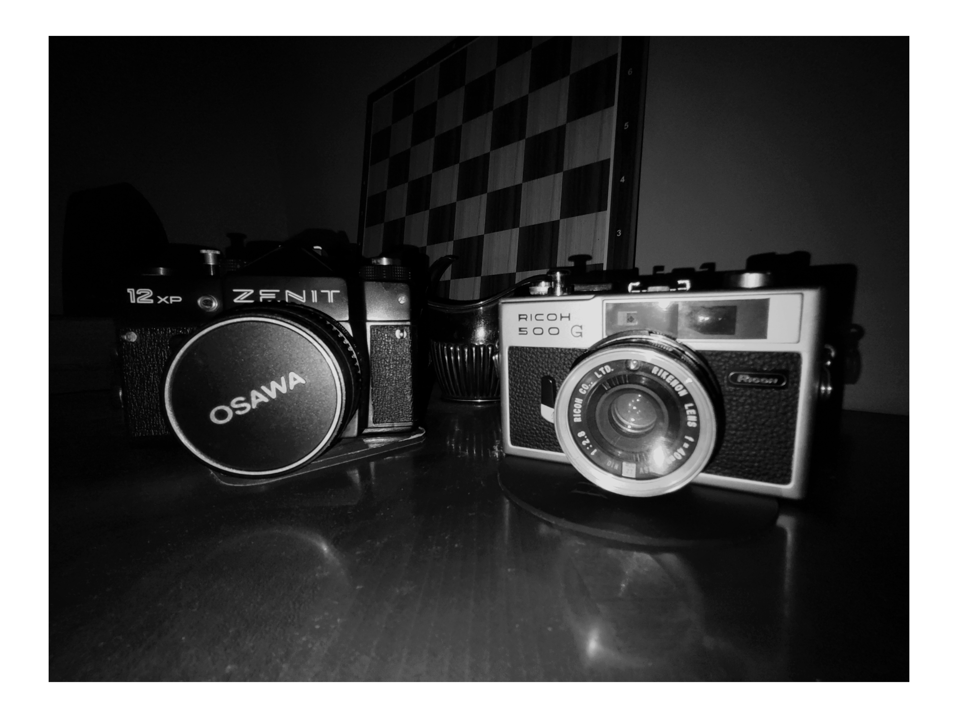 Appareils photo ZENIT 12XP et RICOH 500G